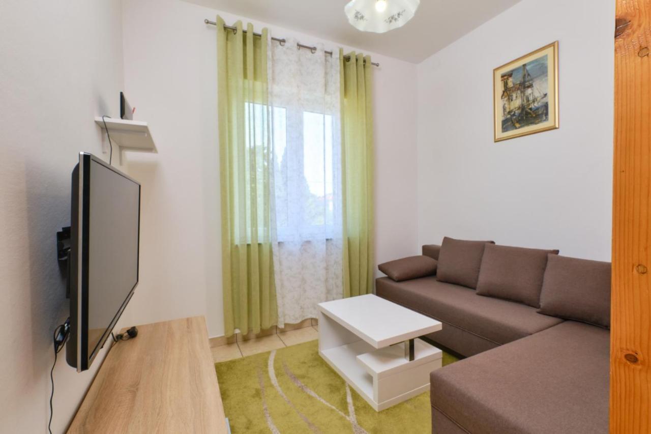 Apartments Blanka Nerezine Exterior foto